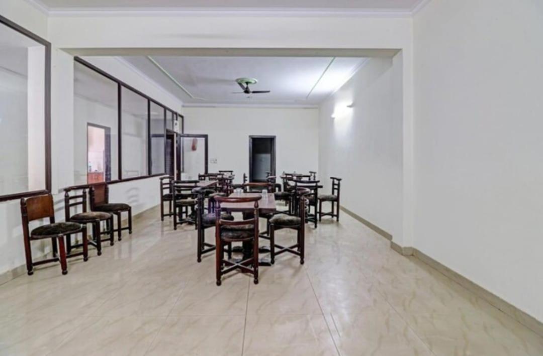 Hotel Olive Tree Агра Экстерьер фото